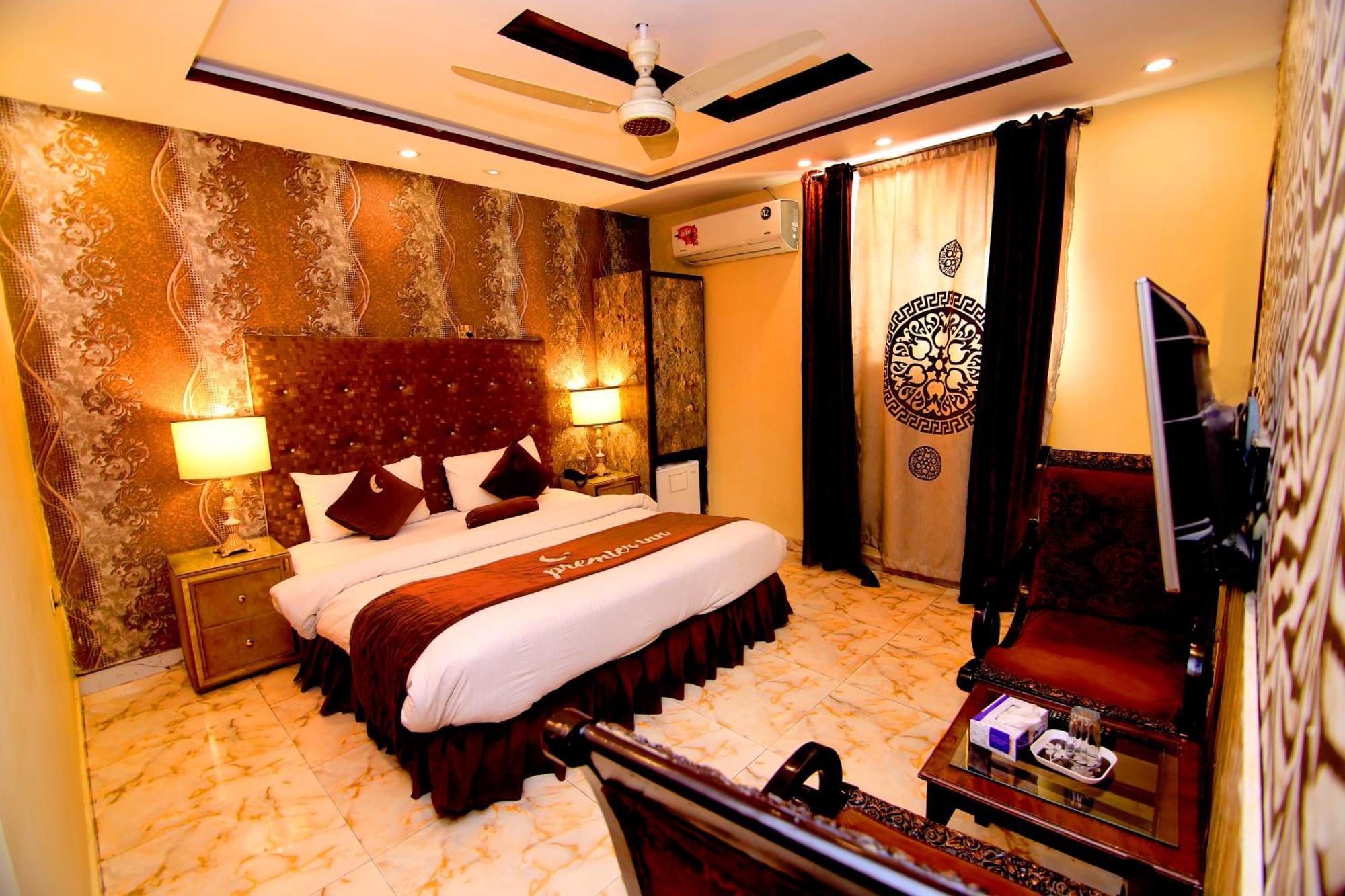 Premier Inn Gulberg Lahore Exterior foto