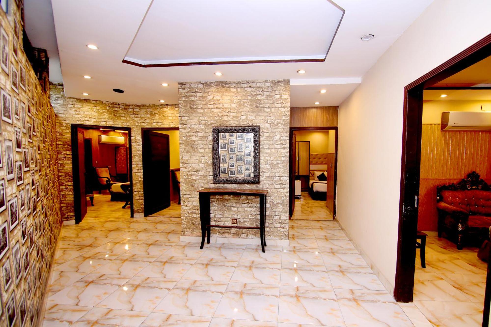 Premier Inn Gulberg Lahore Exterior foto