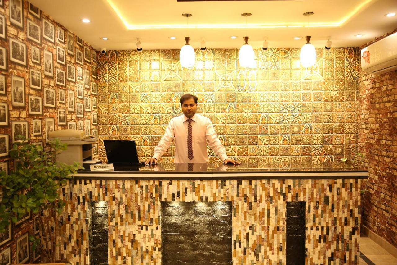 Premier Inn Gulberg Lahore Exterior foto