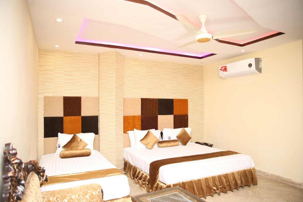 Premier Inn Gulberg Lahore Exterior foto