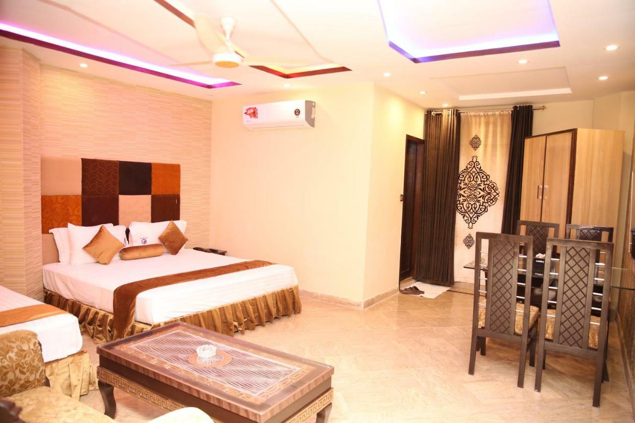 Premier Inn Gulberg Lahore Exterior foto