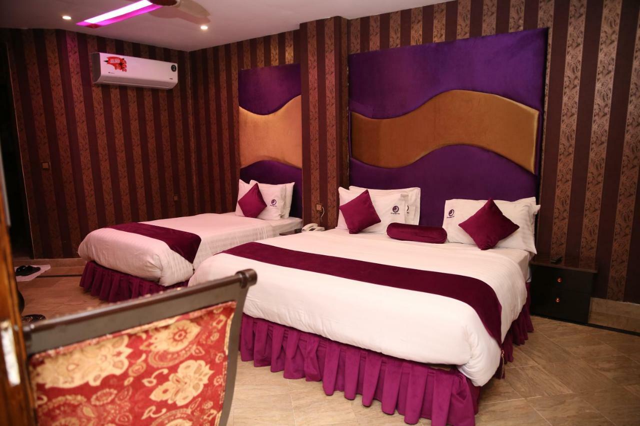 Premier Inn Gulberg Lahore Exterior foto