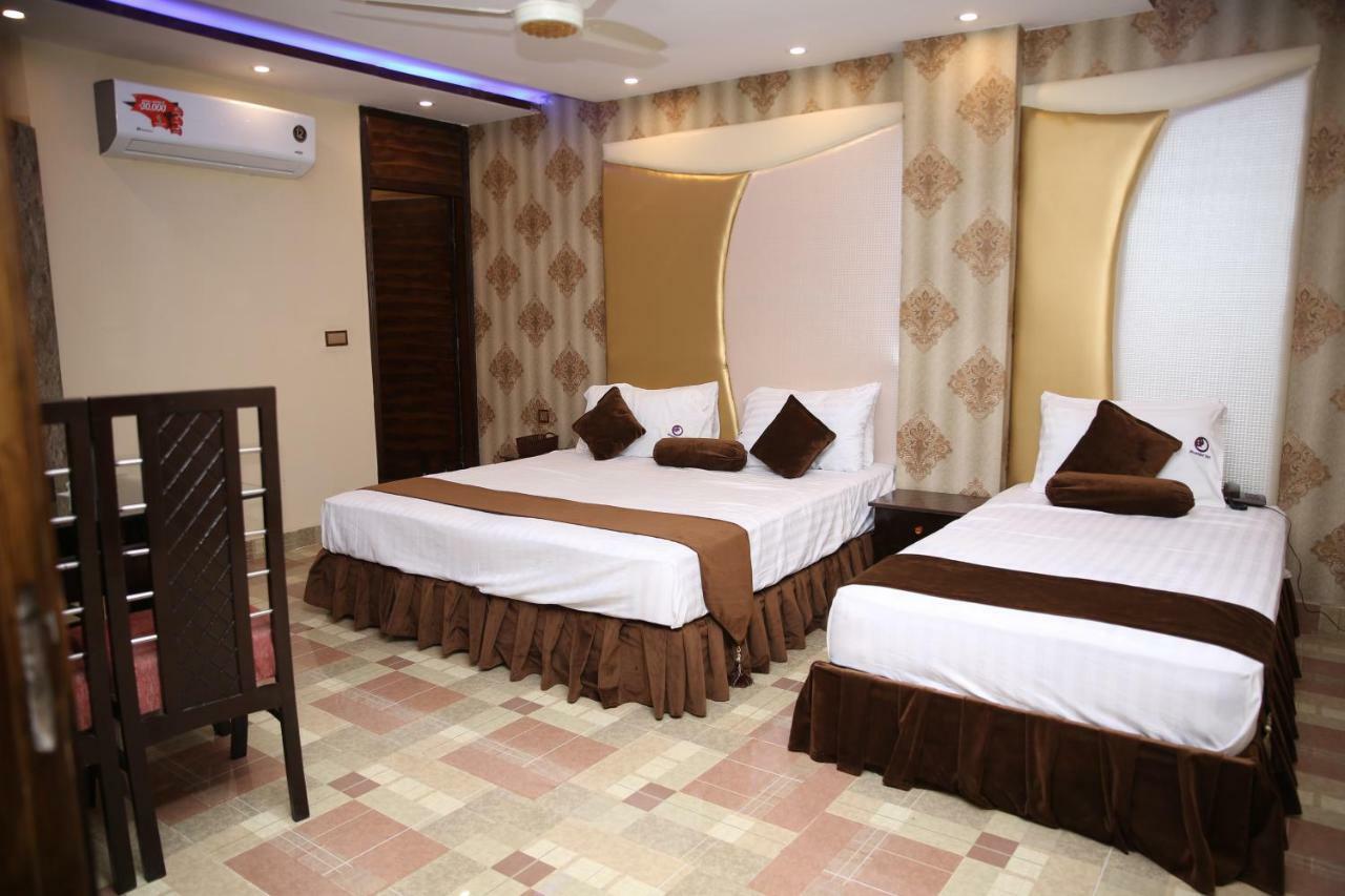 Premier Inn Gulberg Lahore Exterior foto