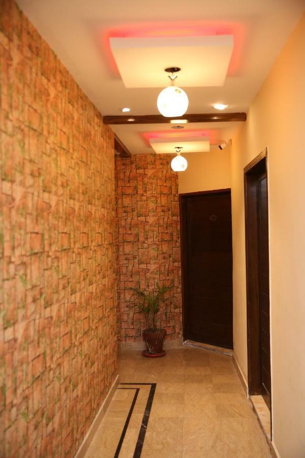 Premier Inn Gulberg Lahore Exterior foto