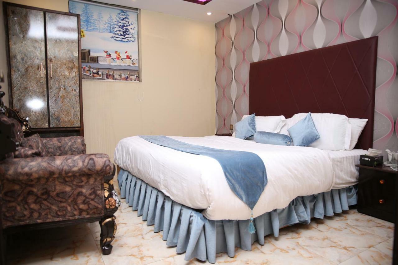 Premier Inn Gulberg Lahore Exterior foto