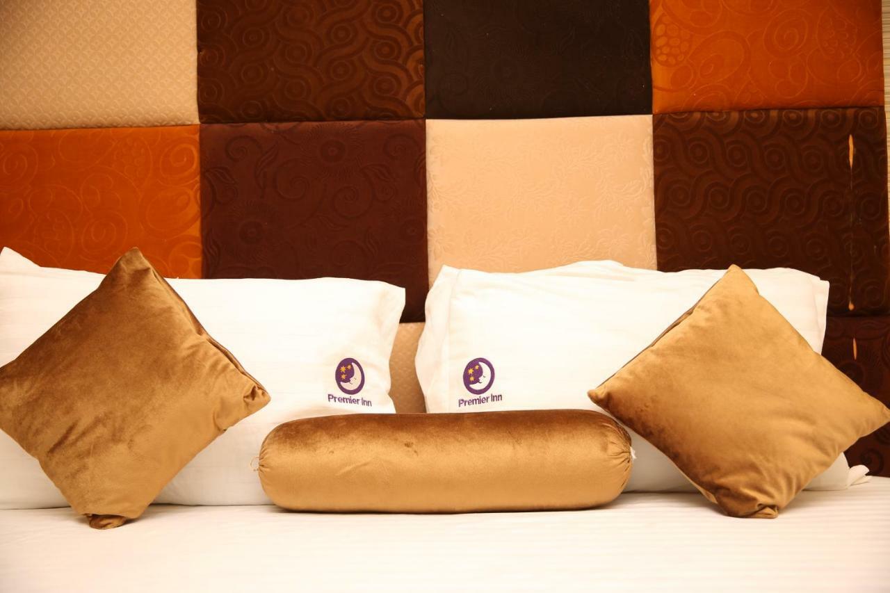 Premier Inn Gulberg Lahore Exterior foto