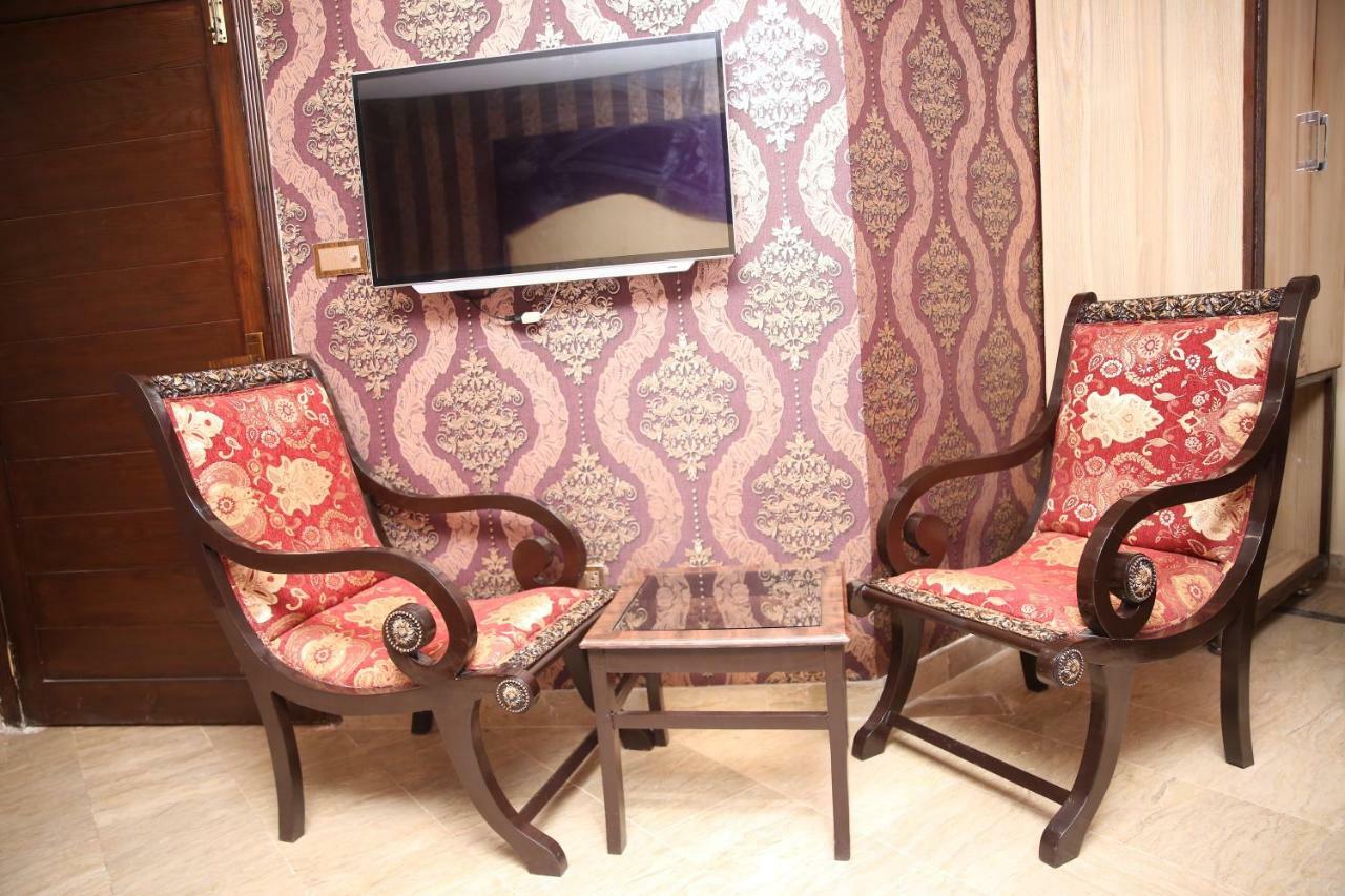 Premier Inn Gulberg Lahore Exterior foto