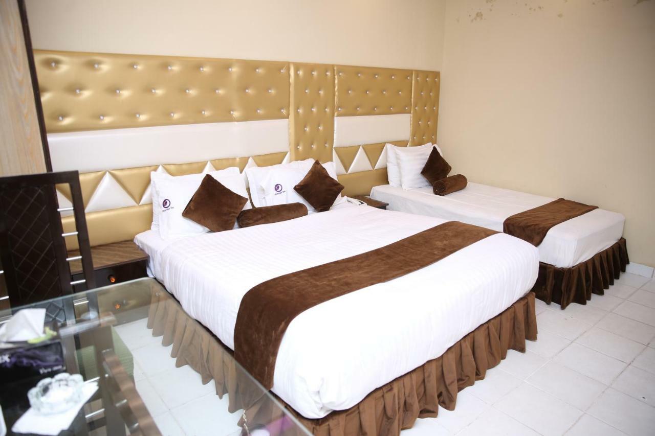 Premier Inn Gulberg Lahore Exterior foto