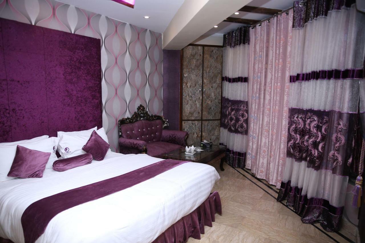 Premier Inn Gulberg Lahore Exterior foto
